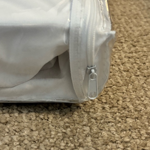 Linenspa Full Premium Mattress Protector - NWT - Picture 3 of 4